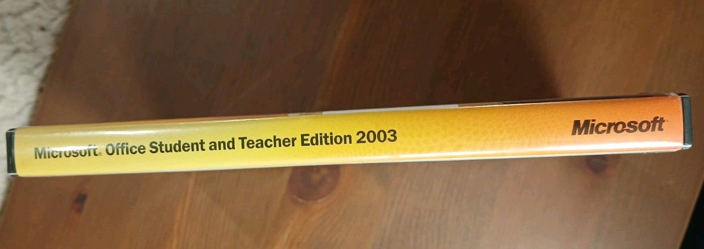 Microsoft Office 2003 – Student and Teacher Edition Genuine Near Mint Condition