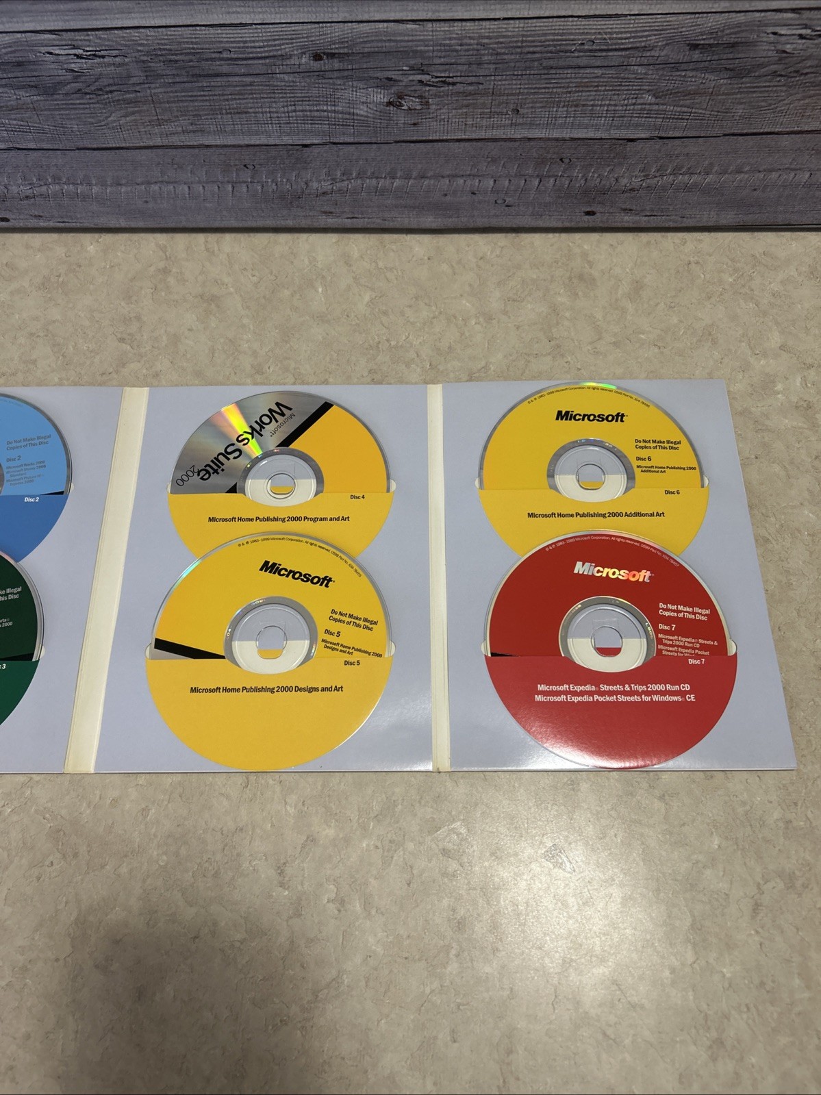 Microsoft Works Suite 2000 W/ Product Key
