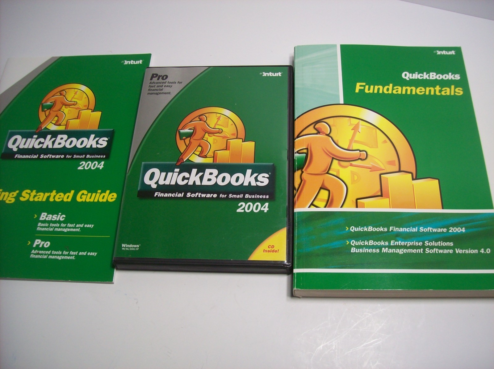 INTUIT QUICKBOOKS PRO 2004 With License for WINDOWS 98/ME/2000/XP, New Open Box