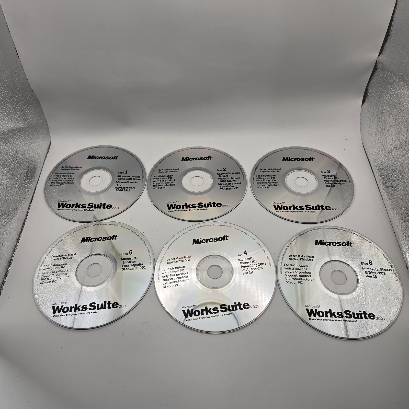 Microsoft Works Suite 2001 Windows PC CD-ROM Set – Word Streets Encarta Money