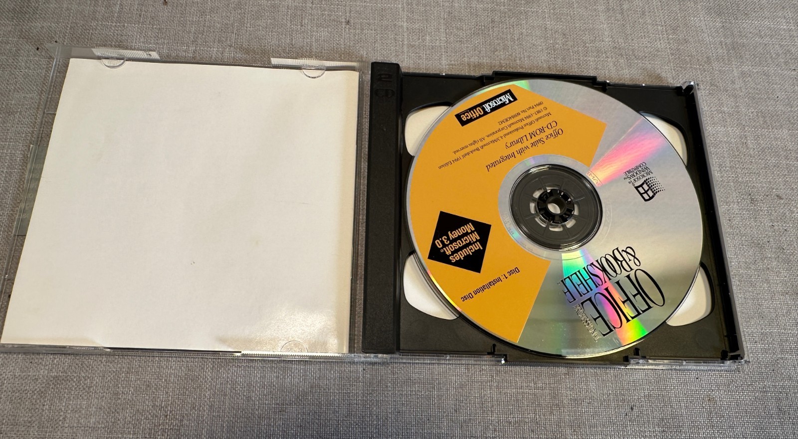 MICROSOFT OFFICE Professional & Bookshelf w/ Money 3.0 for Windows 95 NT OEM