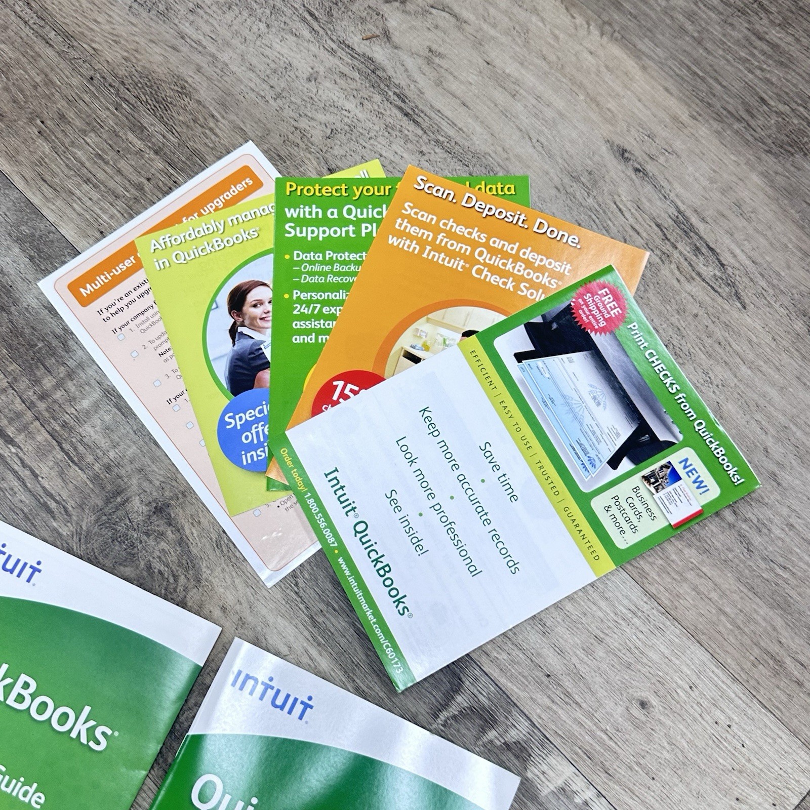 Intuit QuickBooks Pro 2010 Complete In Box CIB Windows Disc Manual