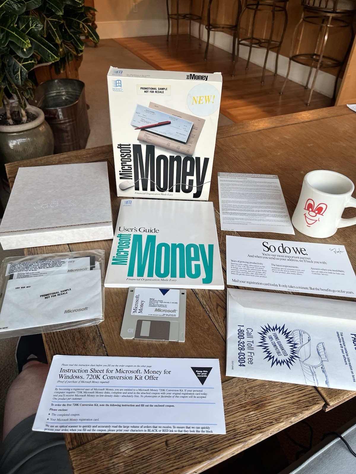 Rare Microsoft Money 1.0 – 1991 Software Original Version Promotional Open Box