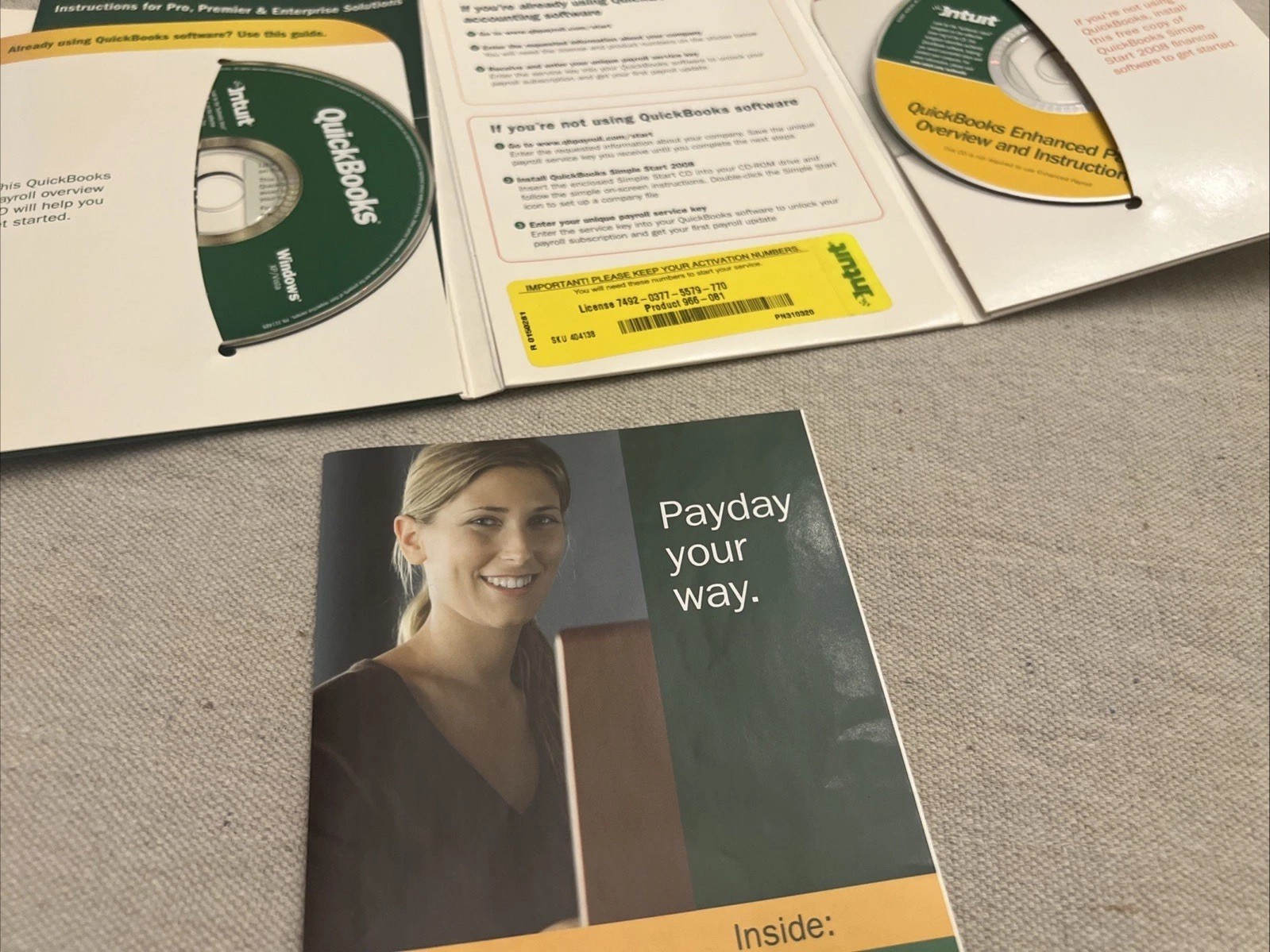 Intuit QUICKBOOKS PRO 2008 Full-Retail w/License (Windows XP/Vista) + 2009 Bonus