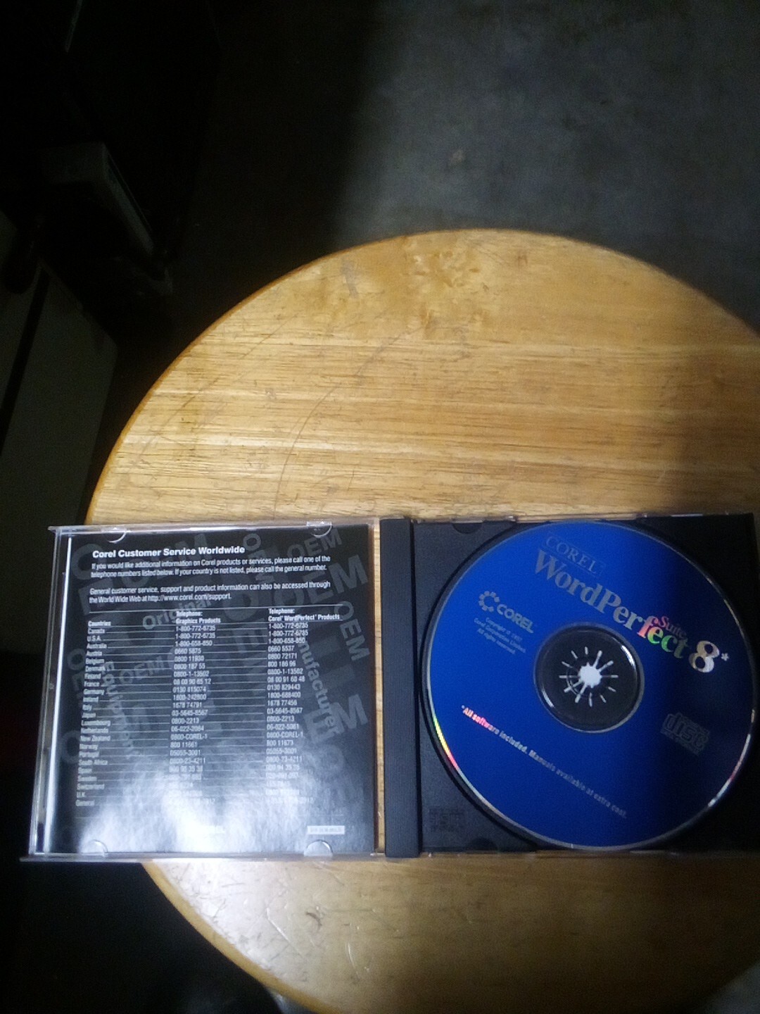 Corel Wordperfect Suite 8 – Windows 95 or NT 4.0 Software on CD