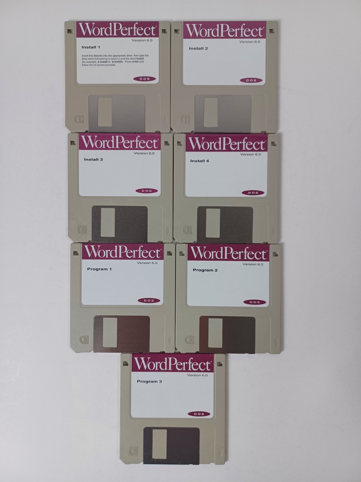 Word Perfect Windows / DOS + Update Version 6.0 Set of 26 Floppy 3-1/2″ Disks