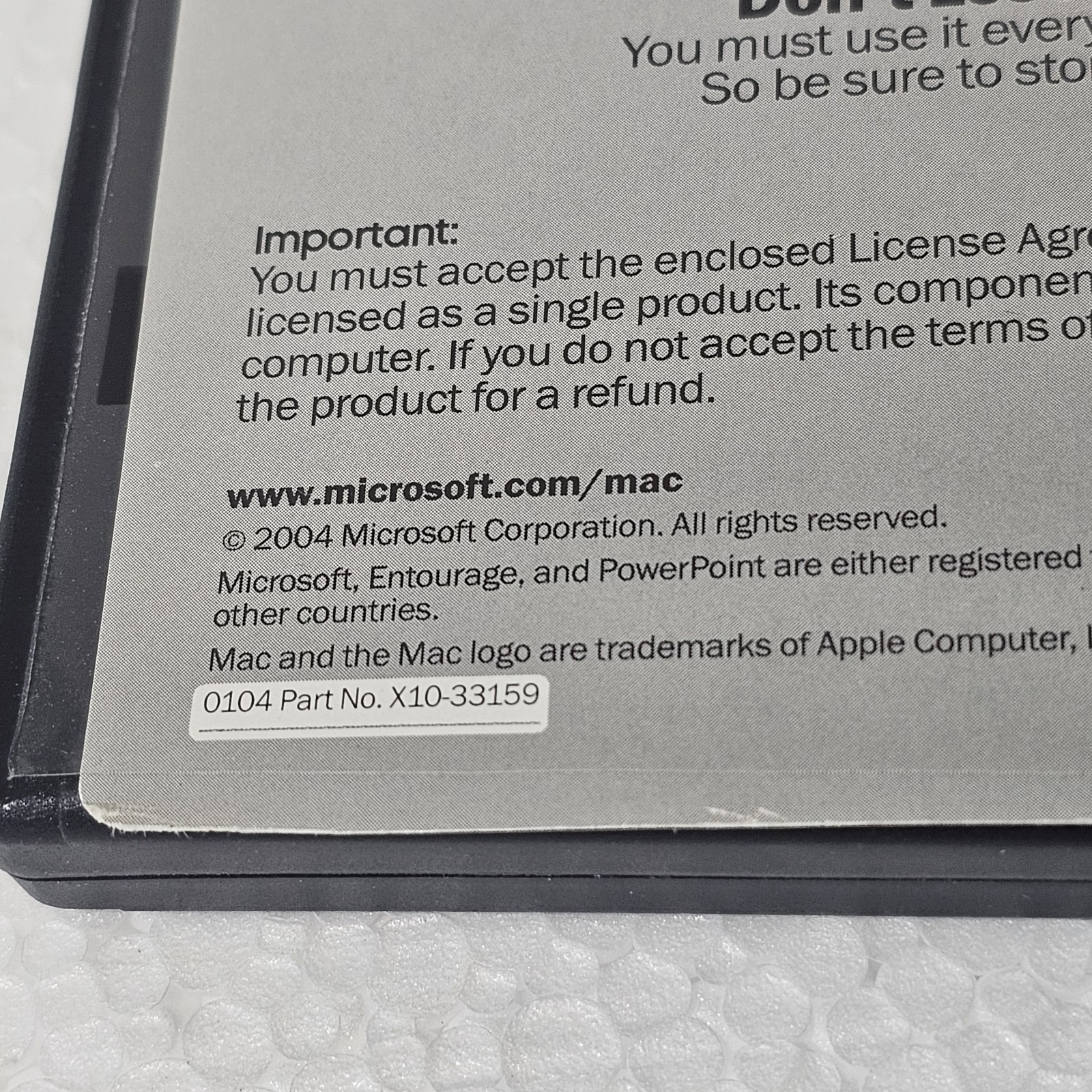 Original Microsoft Office Mac 2004 Disc w/ Key, Manual and Case X10-33159 Oem