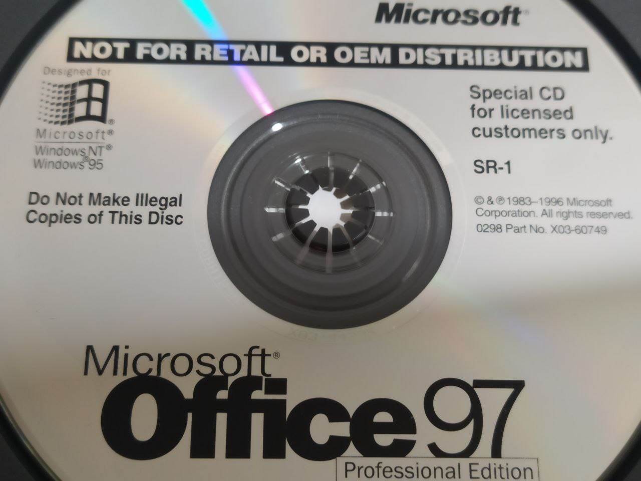 Microsoft Office 97 Professional Edition CD for Windows 95 98 NT WITH KEY TESTED