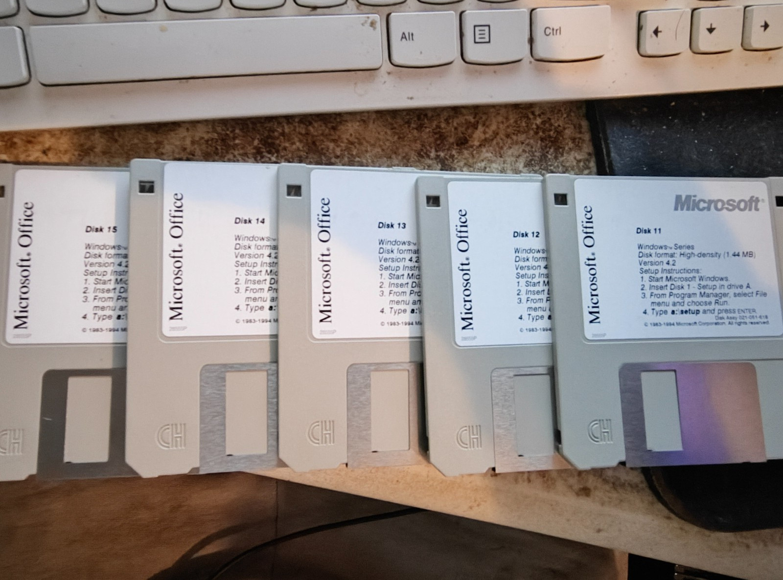 Microsoft Office Version 4.2 Floppy Disks 3.5″ 1994 25 disc Set
