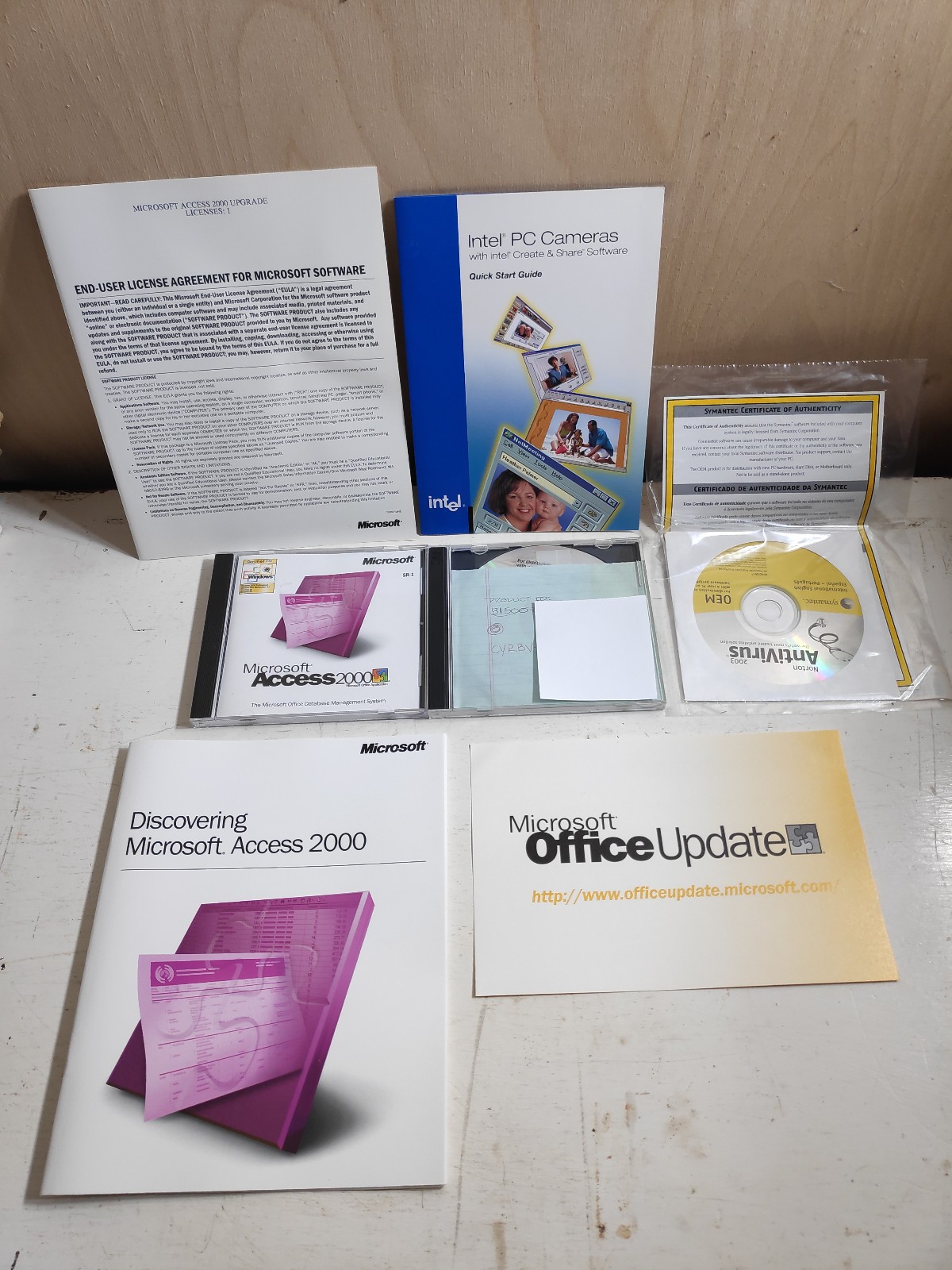 Microsoft Access 2000 Microsoft Office Application (Upgrade version) w/ key
