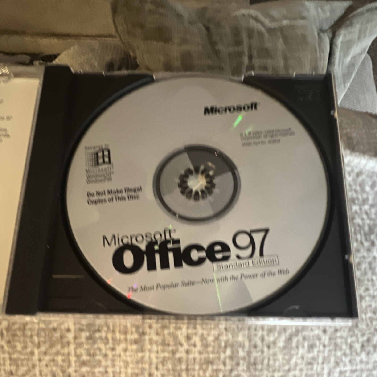 Microsoft Office 97 Standard Edition CD for Windows NT/95 Standard License