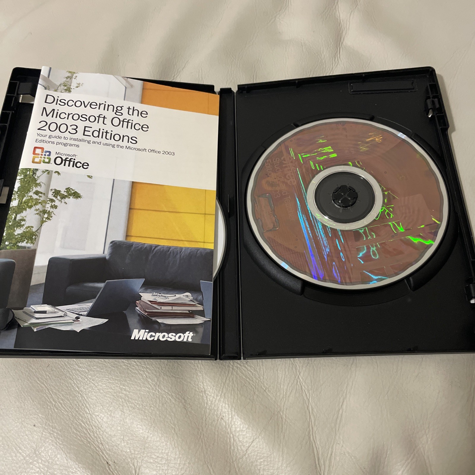 Microsoft Office Student and Teacher Edition 2003 Word Excel w/ Key Disc Mint
